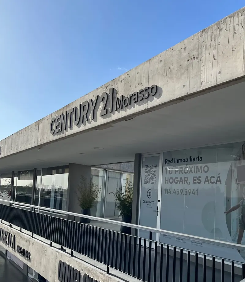 La fachada de la oficina en Ven Street Center